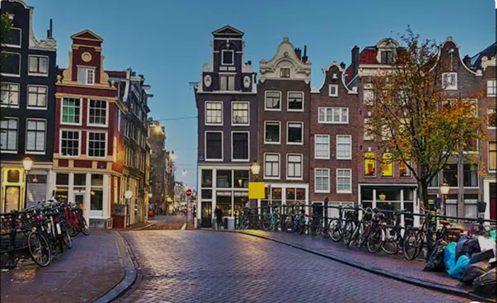 Top 10 Must-Do Experiences in Amsterdam