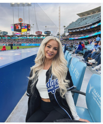 Elsa Jean: Age, .